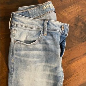 Gently worn AE jeggings.